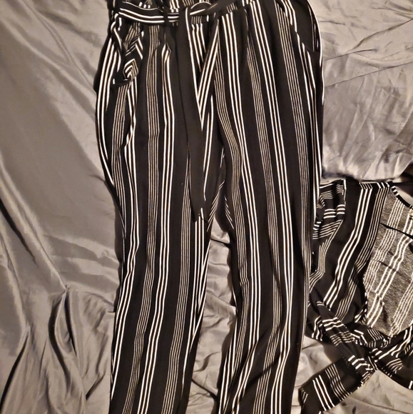 Crop top and matching pants - Picture 3 of 5